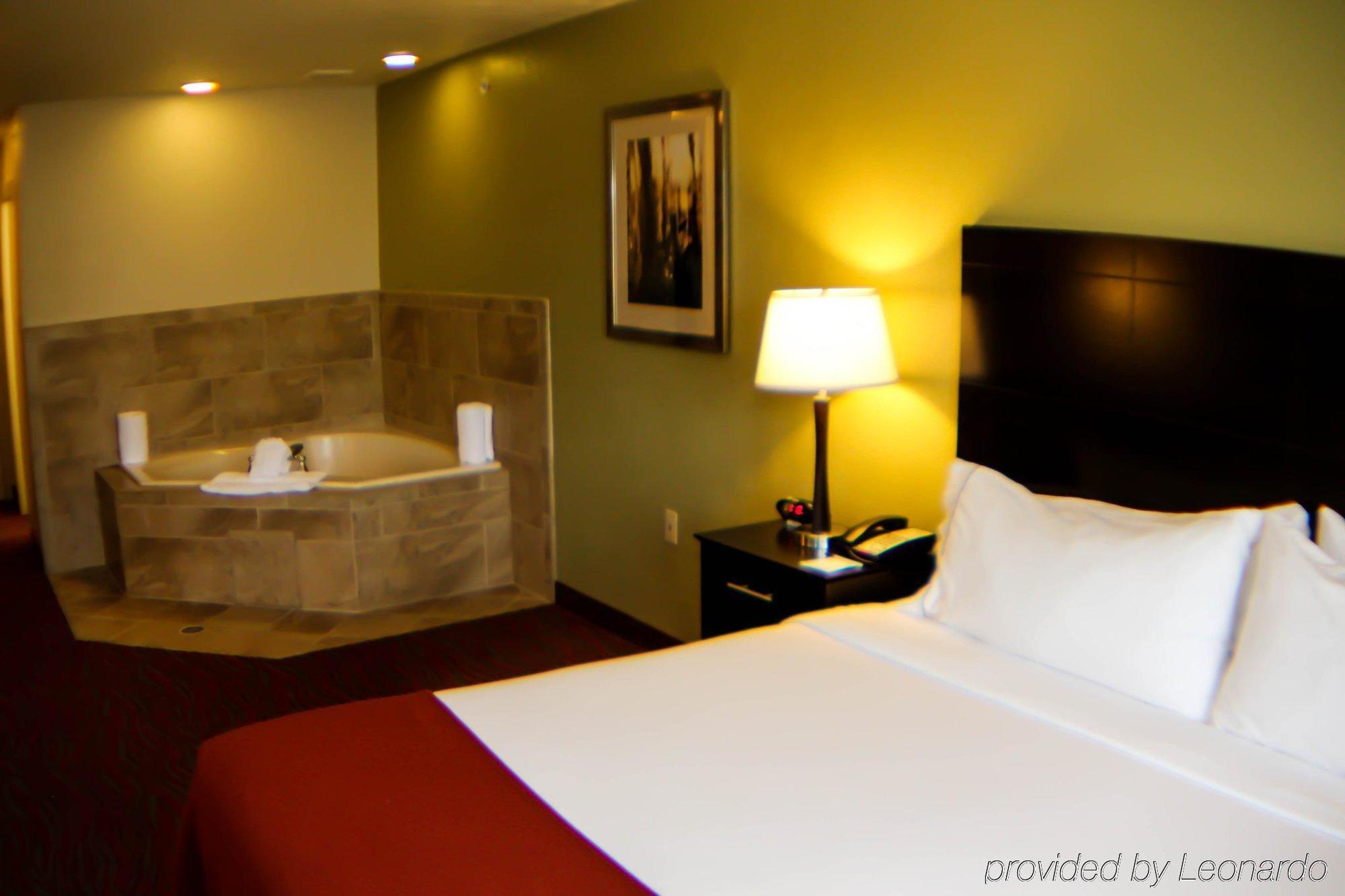 Holiday Inn Express & Suites Indianapolis North - Carmel By Ihg Esterno foto